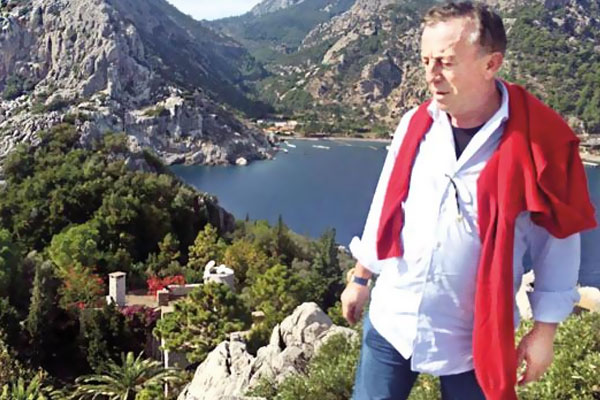 Ali Ağaoğlu Marmaris'ten ada aldı