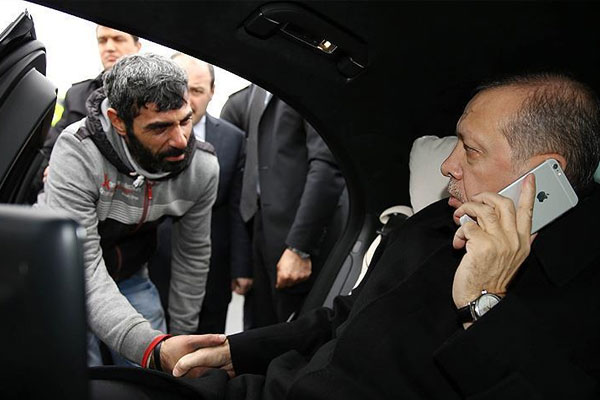 Erdoğan köprüde intiharı önledi