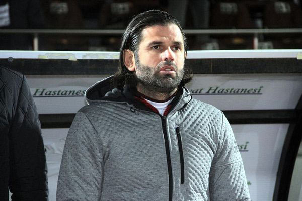 Üzülmez görevinden istifa etti