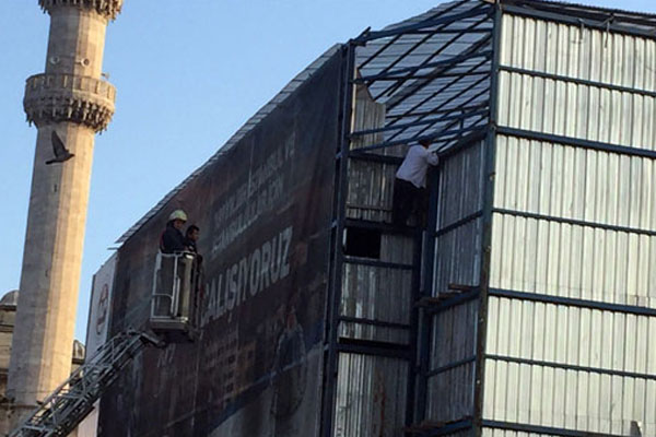 Mısır Çarşısı’nda intihar girişimi