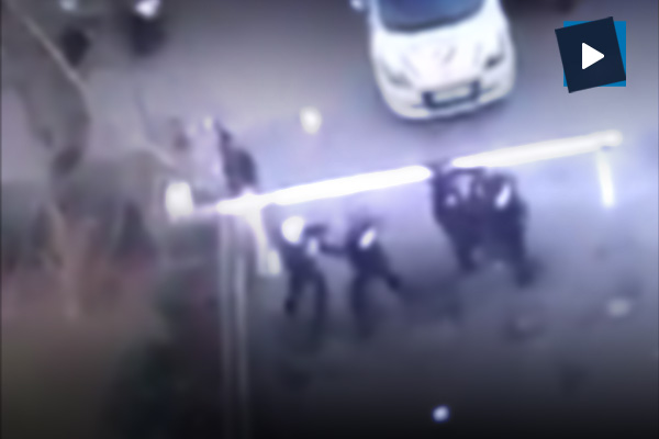 Fransız polisi Müslüman kadını böyle darp etti