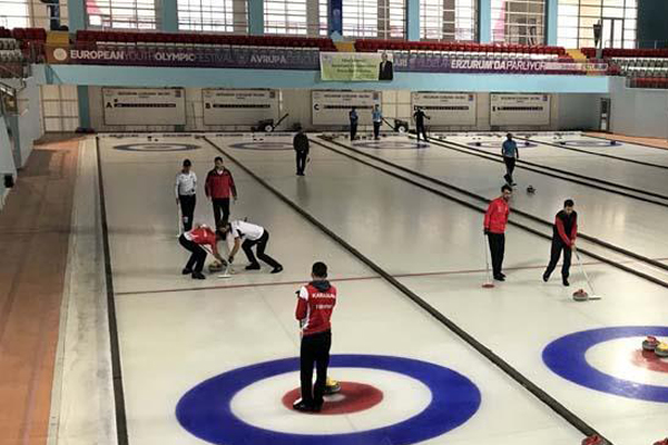 Milli curlingciler Avrupa'daki başarılarının gururunu yaşıyor