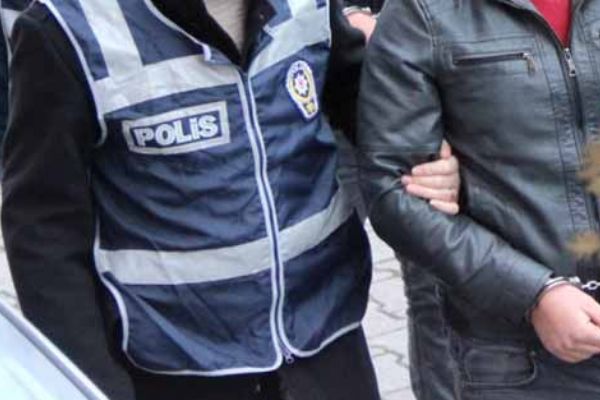 Adana’da operasyon… Aralarında muhtar, imam, okul müdürü var