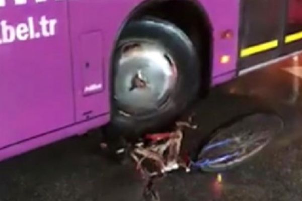 Halk otobüs şoförü intikamını böyle aldı...Görevine son verildi