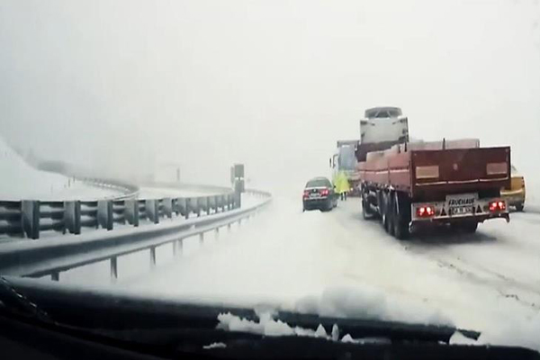 Jandarmadan kış lastiği videosu