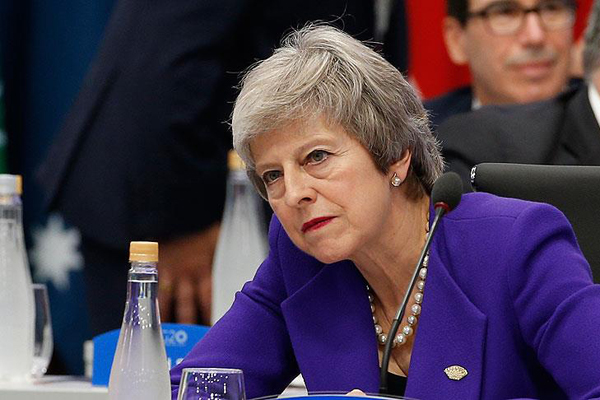 Theresa May'den Suudi Arabistan'a çağrı