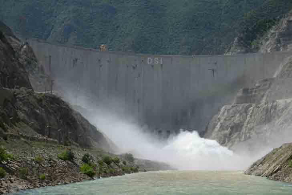 Deriner Barajı'ndan ekonomiye 850 milyon dolarlık katkı