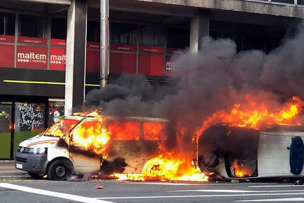 'Sarı yelekliler' AB kurumları önünde