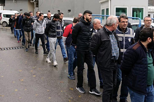 'Komiser Wolf çetesi'ni İzmir polisi çökertti