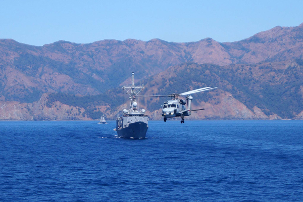 'Türkiye’nin Kıbrıs’ta acilen deniz ve hava üssü kurması gerekiyor'.
