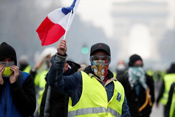 Sarı yelekliler eylemleri Fransa ekonomisini vurdu