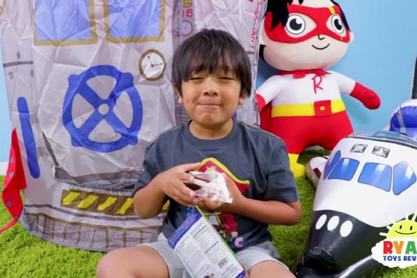 İşte Youtube'nin çocuk milyoneri