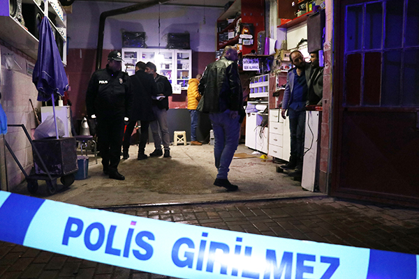 Kütahya'da silahla boynundan vurulan genç ağır yaralandı