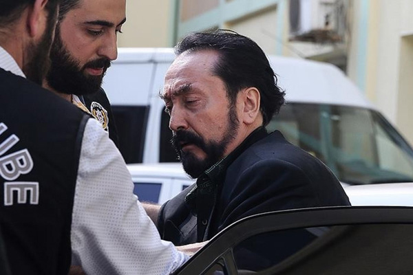 'Diplomatik görüşmeler Adnan Oktar'a sızdırıldı' iddiası