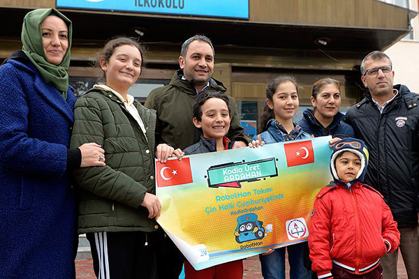 Robotik yarışması şampiyonu Ardahanlı öğrenciler Çin'e gitti