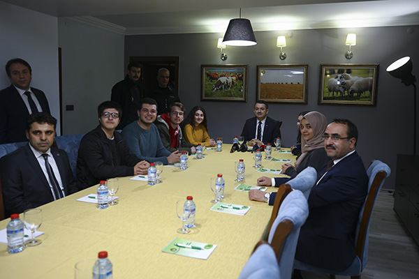 Bakan Pakdemirli liselileri ağırladı