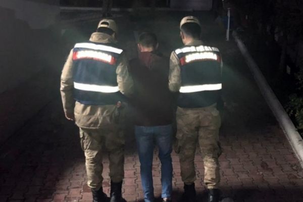 Cezaevi firarisi saklandığı bazada yakalandı