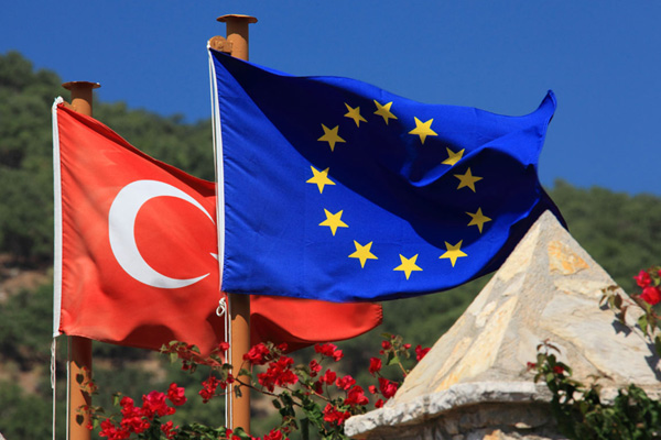 Avrupa Birliğinden Türkiye'ye bütçe kesintisi