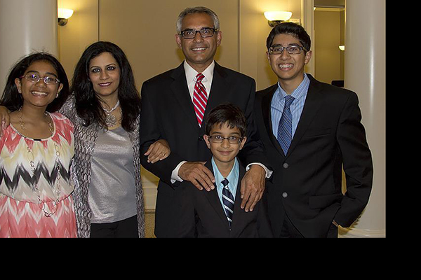 ABD'li Müslüman siyasetçinin görevinden alınması talebi partiyi ikiye böldü