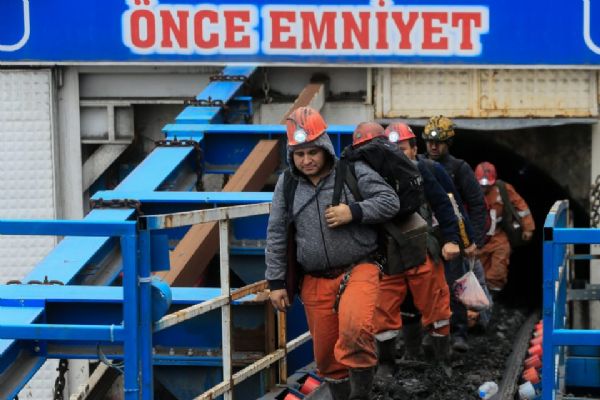 Madencilerin her gün çıktığı zorlu yolculuk