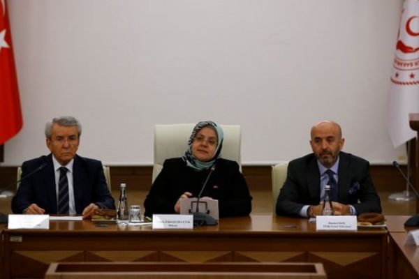 Bakan Zehra Zümrüt Selçuk'tan, asgari ücret açıklaması