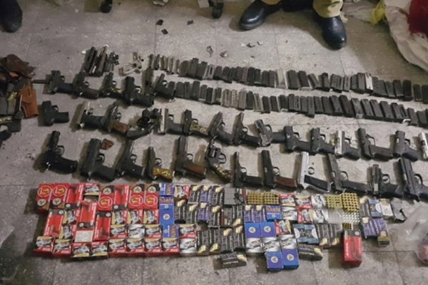 Adana'da ruhsatsız tabanca operasyonu