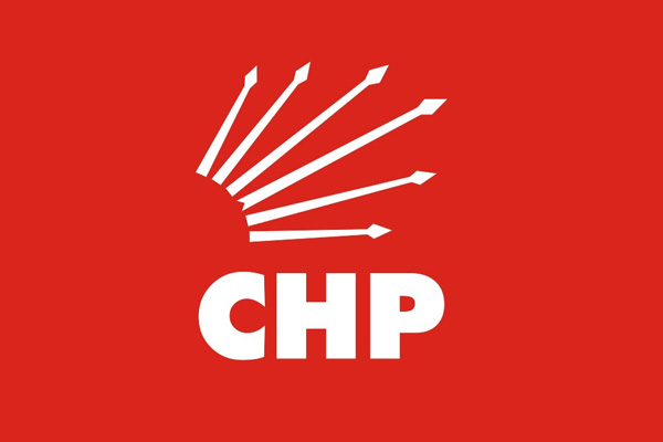 CHP'de başkan adayına itiraz eden 44 üye istifa etti