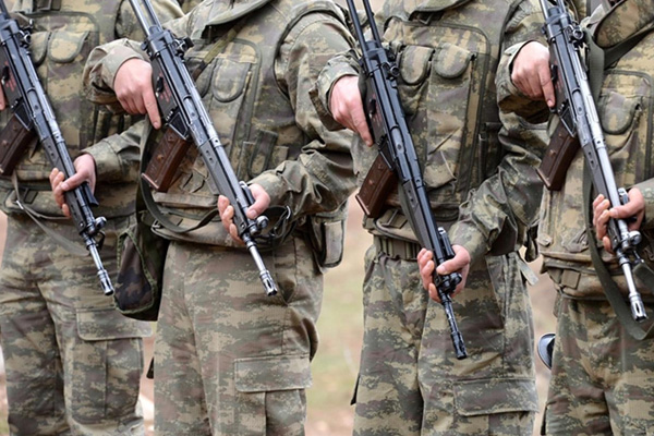 Afganistan'da Taliban saldırısı: 8 asker hayatını kaybetti