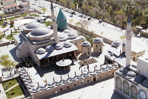 'Mevlana'nın yolu Kur'an'ın ve Hazreti Peygamber'in yoludur'