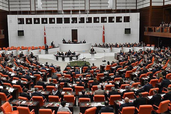 CHP'de izinler kaldırıldı