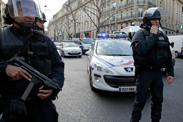 Fransız istihbaratı sarı yelekliler konusunda Rusya'yı hedef alıyor