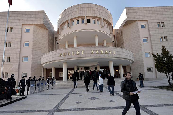 Suriye sınırında yakalanan terörist 2 kardeş tutuklandı