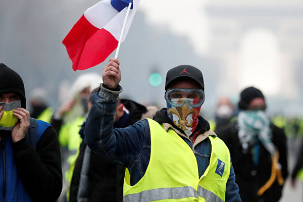 Sarı Yelekliler 'Fransa'ya 8-10 milyar Euro'ya mal olacak'