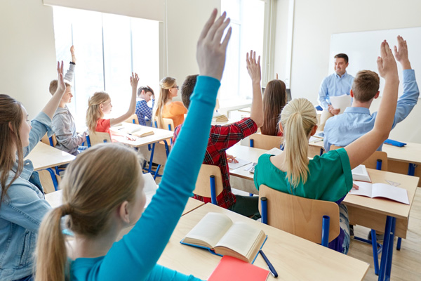 Yabancı Öğrenciler: Üniversite başkanları artan ücretlerin askıya alınması çağrısında bulundu