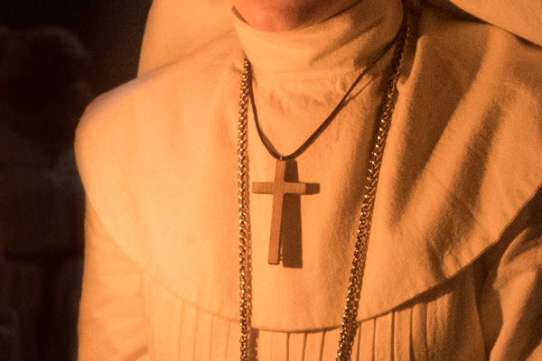 İki rahibe LasVegas'ta kumar oynamak için Katolik okulun yardım kutusunu soydu