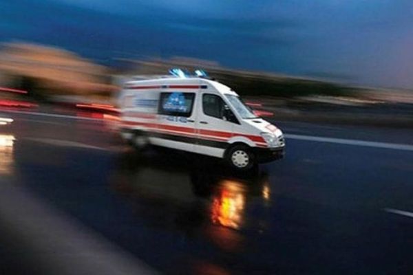 Kazaya müdahale eden ambulansa halk otobüsü çarptı