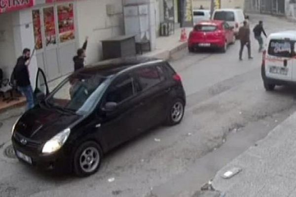 Antalya'da alacak verecek kavgasında, 2 kişi yaralandı