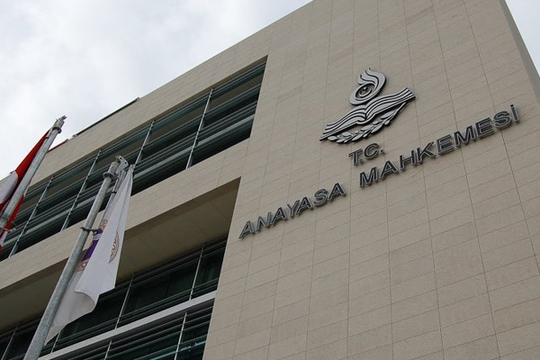 AYM'den memurları ilgilendiren karar