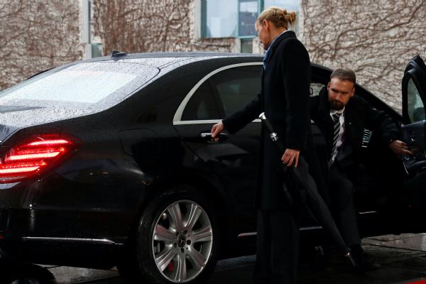 Theresa May'ın zor anları