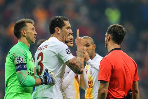 Galatasaray'a Schalke'den  ince gönderme