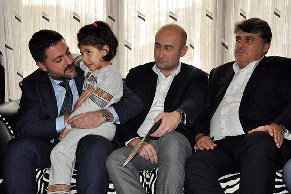 Beşiktaşlı yöneticilerden Mehmet Tutulkan'ın ailesine taziye ziyareti