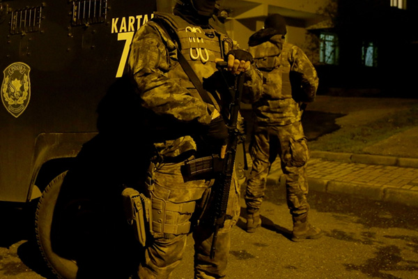 Kısıklı’daki bir holding binasında bomba düzeneği bulundu