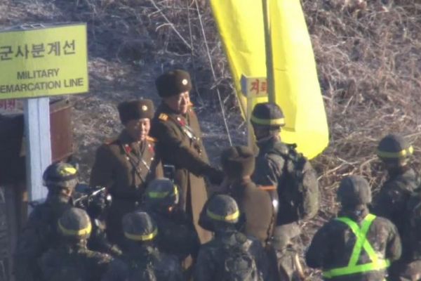 Kore Yarımadası'nda tarihi anlar kameralara yansıdı.