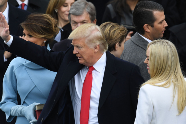 Trump'ın göreve başlama törenine soruşturma iddiası