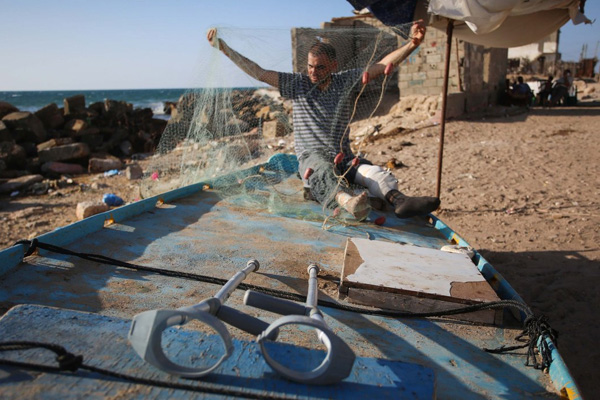 İsrail Filistinli 2 balıkçıyı gözaltına aldı