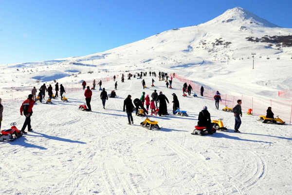 Kayak severler Yıldız Dağı'na akın etti