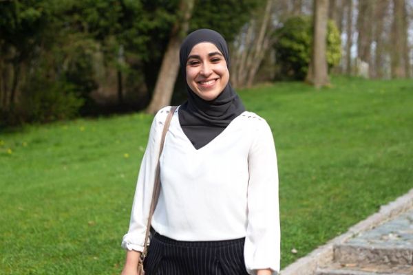 Başörtülü kadın Belçika tarihine geçti