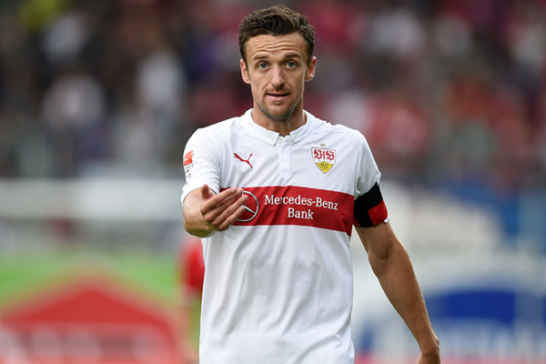 Futbolcunun babası tribünde hayatını kaybetti