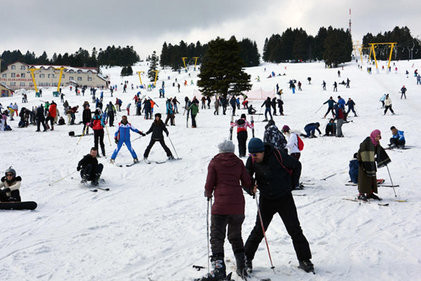 Uludağ'da hafta sonu pistler doldu