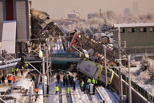 YHT kazasında gözaltına alınan 3 kişi ile ilgili yeni gelişme